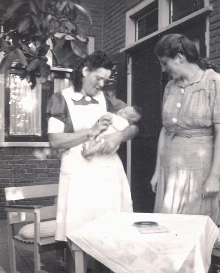 Marie in de kraam.jpg